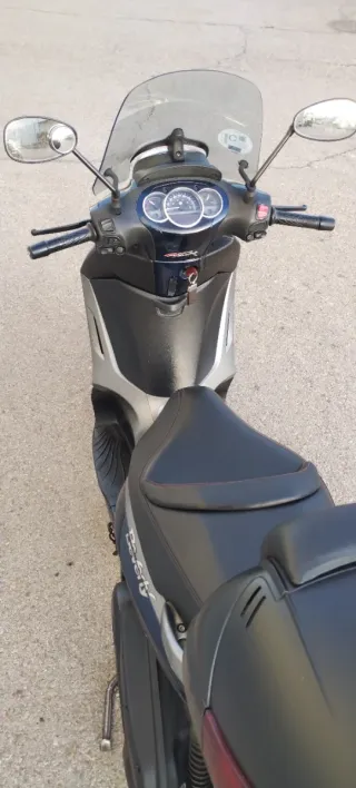 Piaggio Beverly 350i Maxiscooter