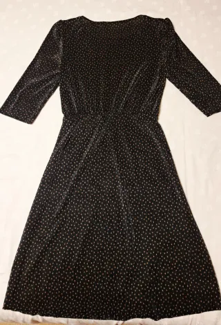 Vestido midi negro Mango topos ocre