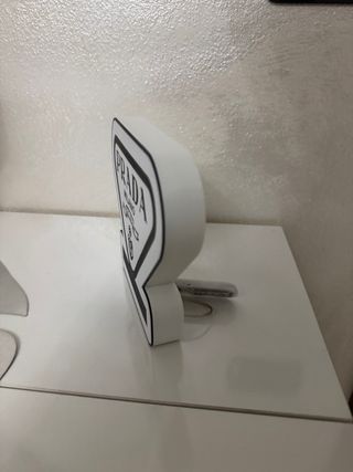 Lampada Logo Prada Milano Dal 1913