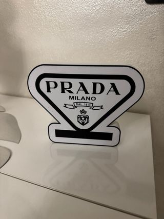 Lampada Logo Prada Milano Dal 1913