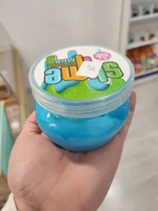 Slime azul en bote