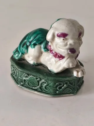 Antiguo perro Foo de cerámica china