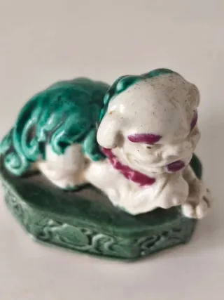 Antiguo perro Foo de cerámica china