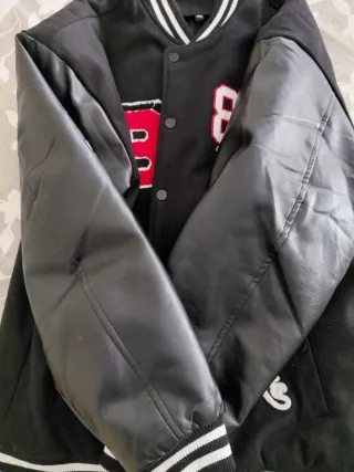 Giacca college uomo nera e rossa