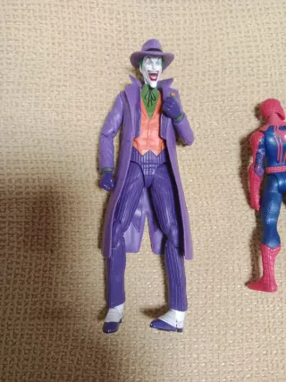 Muñecos Superhéroes DC y Marvel