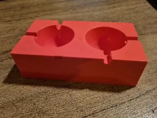 Posacenere design Olivetti rosso