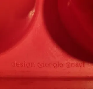 Posacenere design Olivetti rosso