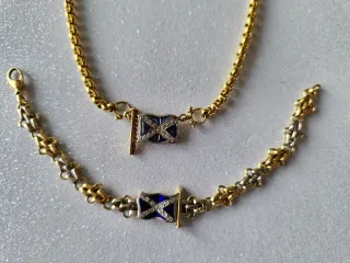Collar y pulsera oro con bandera. Peso 32g aprox