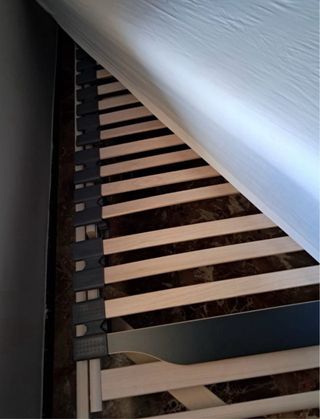 Cama articulada con colchón antiescaras