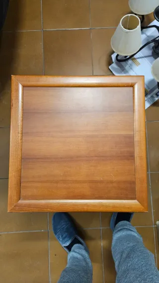 Mesita de salón de madera