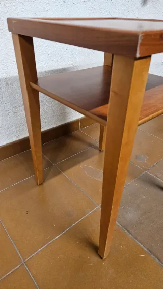 Mesita de salón de madera