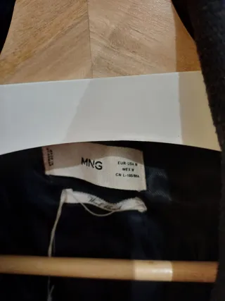 Abrigo negro clásico