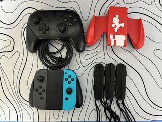 Nintendo Switch + 4 Joycons + Juegos