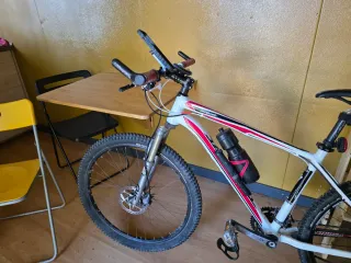 Bicicleta Montaña Blanca y Roja