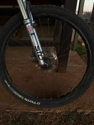 Bicicleta Montaña Blanca y Roja