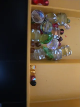 Lote de abalorios varios