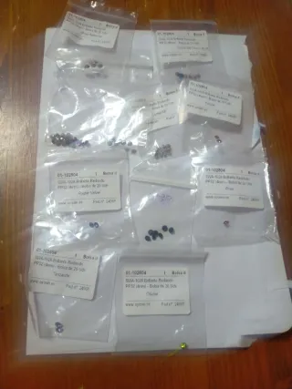 Lote de abalorios varios