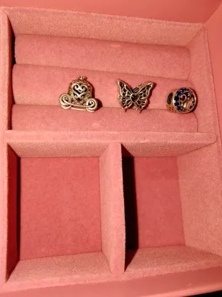 Lote 3 charms plata: carruaje, mariposa, gatito