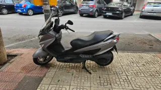 Suzuki Burgman 125cc Maxiscooter Automática