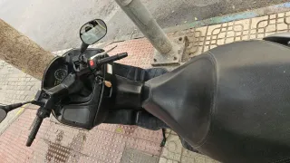 Suzuki Burgman 125cc Maxiscooter Automática