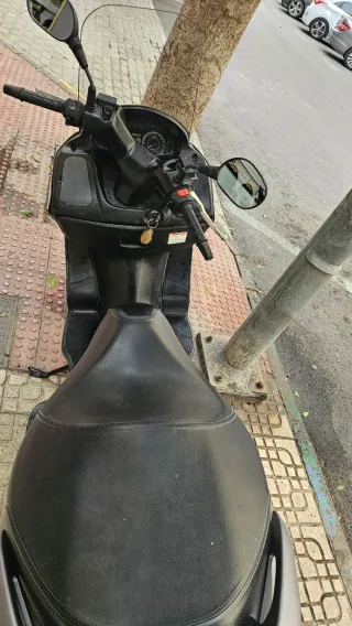 Suzuki Burgman 125cc Maxiscooter Automática