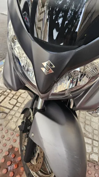 Suzuki Burgman 125cc Maxiscooter Automática