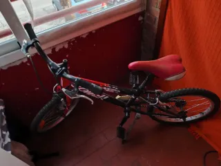 Bicicleta Infantil Roja y Negra