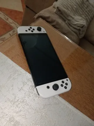 Nintendo Switch OLED Mario Kart 8 Deluxe + Super M