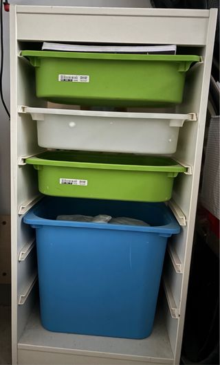 Estantería infantil Ikea con cubos