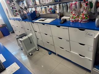 Mobiliario completo para tienda/comercio