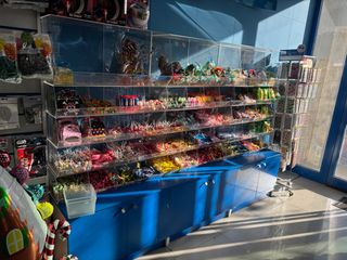 Mobiliario completo para tienda/comercio