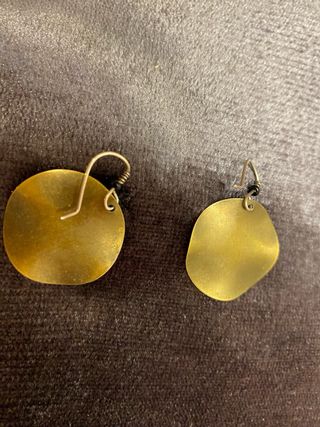 Dos pares de pendientes