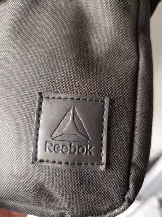 Bolsito Reebok Negro