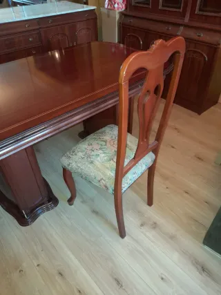 Mesa de comedor y 6 sillas