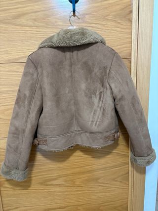 Chaqueta Stradivarius efecto ante y pelo