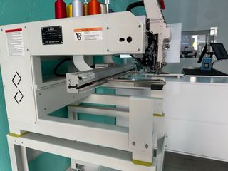 Máquina de bordar COS-W 1501G