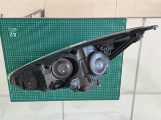 Faro derecho xenon direccional Ford Focus Facelift
