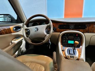 JAGUAR XJ 2000 4.0 V8 Sovereign