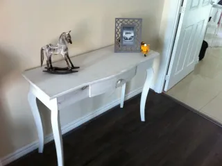 Consola de abeto blanca