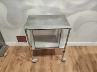 Tavolo ausiliario in acciaio inossidabile con ruote