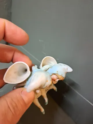 Figura antigua de porcelana