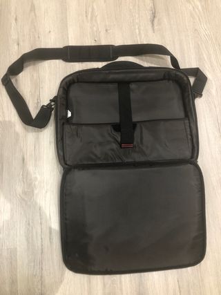 Funda portátil Targus negra