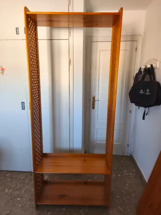 Estantería de madera maciza estilo provenzal