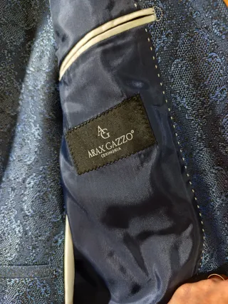 Traje de Novio azul marino Arax Gazzo ceremonia