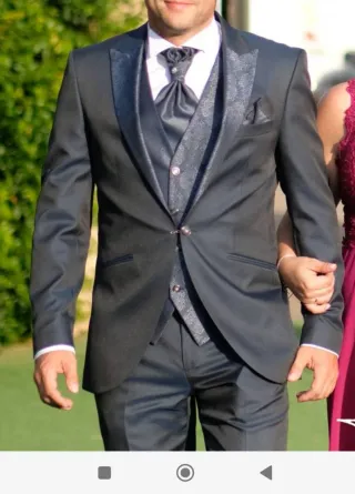 Traje de Novio azul marino Arax Gazzo ceremonia