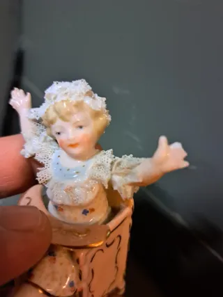 Figura antigua de porcelana