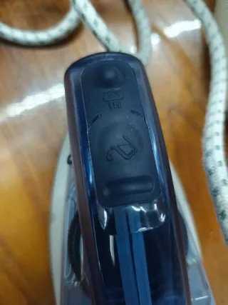 Plancha de viaje Rowenta con funda