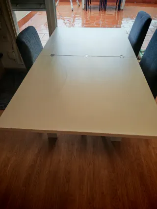 Mesa de comedor blanca SE VENDE DESMONTADA