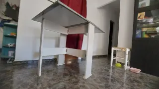 Mesa plegable melamina práctica y económica