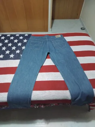 Vaqueros caballero azules Tommy Hilfiger  18 €